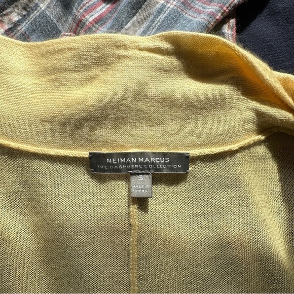 Neiman Marcus Collection Silk Cashmere Cardigan Sweater in Yellow Size S - Picture 5 of 8